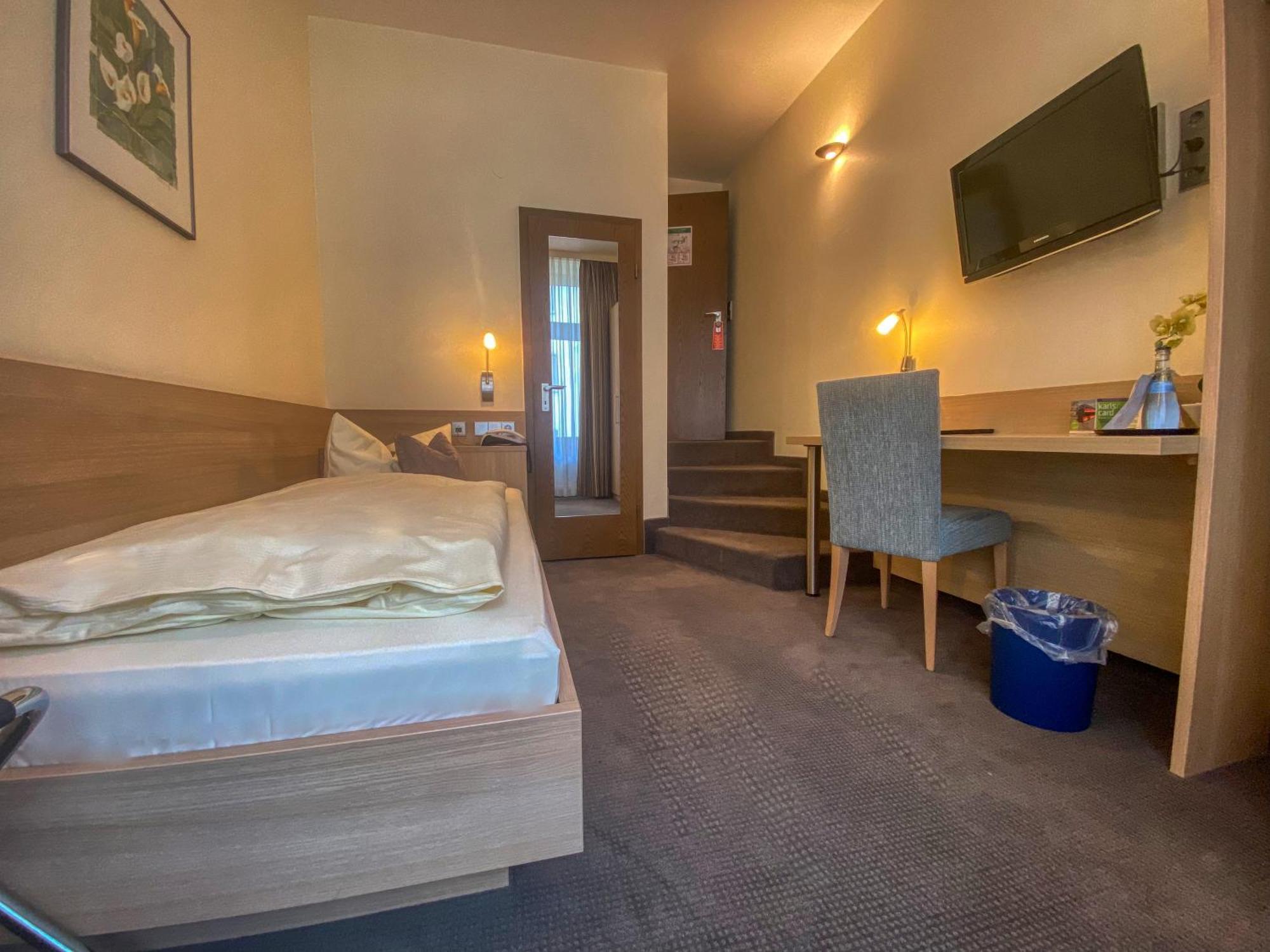 City Partner Hotel Berliner Hof Karlsruhe Pokoj fotografie